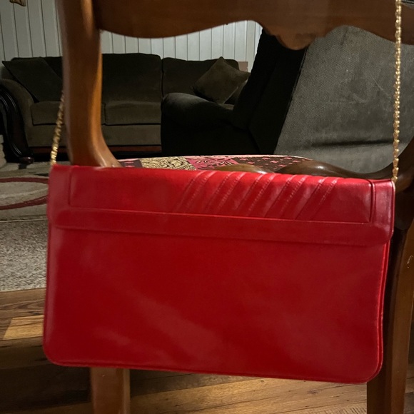 Francois • Vintage • Red • Crossbody Handbag • W/Gold Chain - Picture 6 of 15